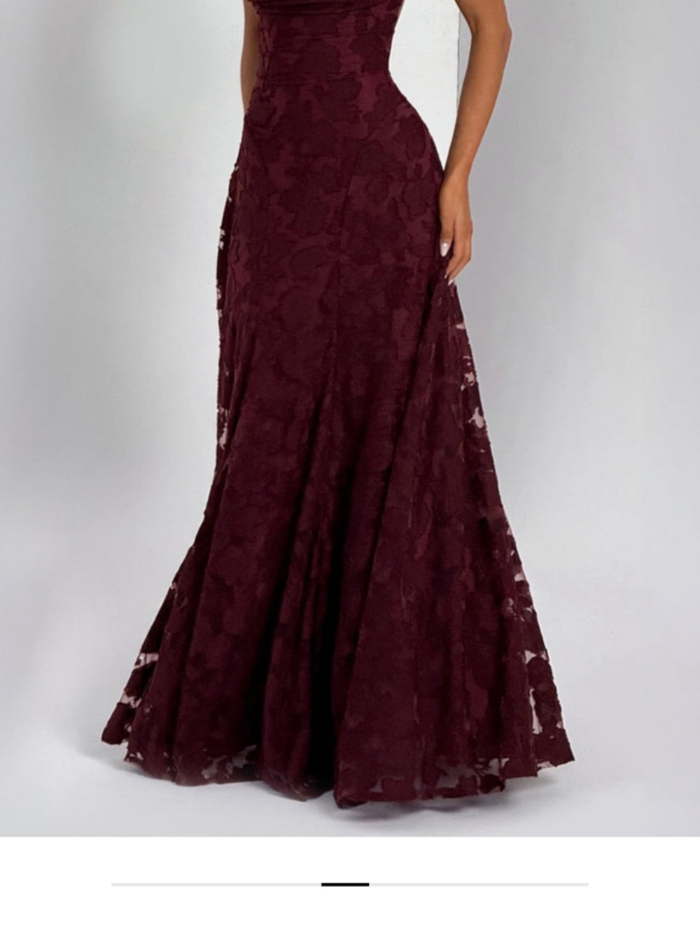 Sleeveless Burgundy Lace Maxi Dress with Spaghetti Straps - Picture 4 of 11